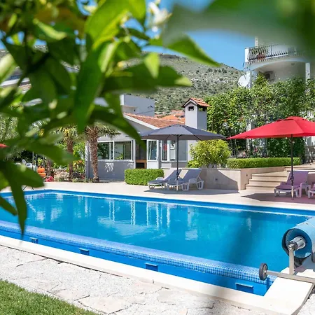 In Seget Donji 7430 Daire Trogir