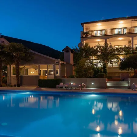 In Seget Donji 7430 Daire Trogir